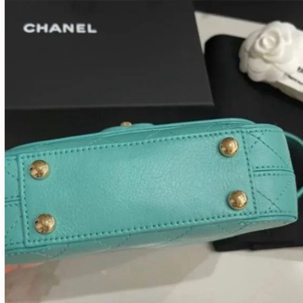 2019 *LIKE NEW* Authentic 🌺CHANEL🌺 CC *TIFFANY-BLUE/GREEN* Quilted Calfskin Mini - Picture 7 of 14
